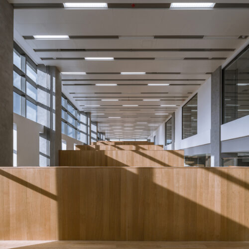 Tsinghua university's law faculty library / kokaistudios