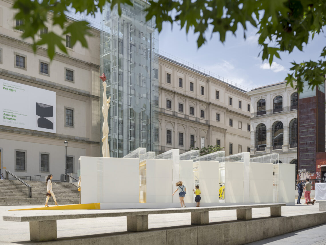 The Plastic Museum / Delavegacanolasso 9 The plastic museum / delavegacanolasso