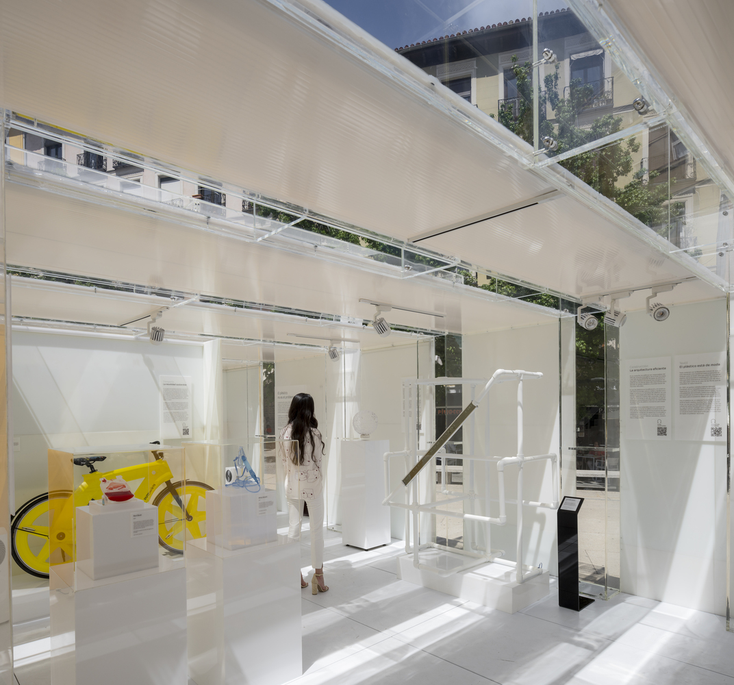 The Plastic Museum / Delavegacanolasso 4 The plastic museum / delavegacanolasso