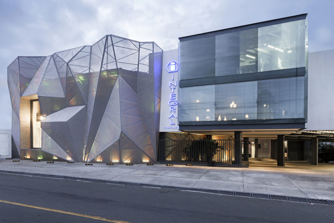 Integral iluminación commercial building lighting / jannina cabal