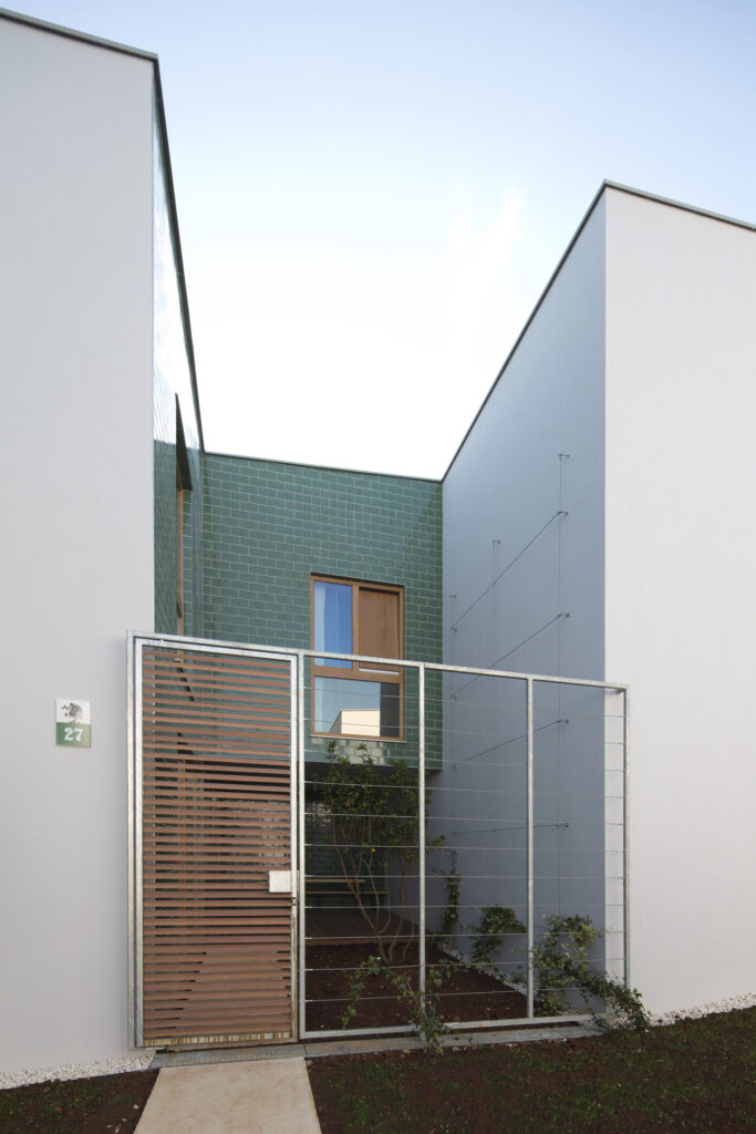 Amarin Apartment Village / 3Lhd 11 Amarin apartment village / 3lhd