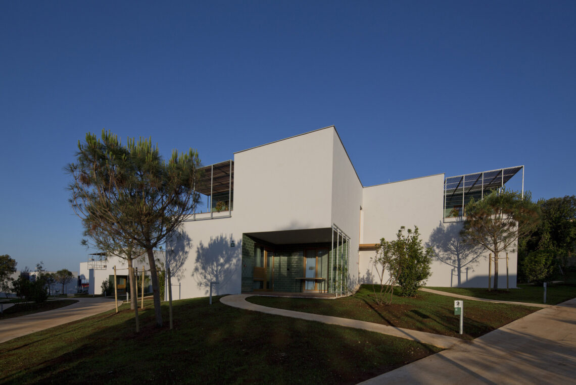 Amarin Apartment Village / 3Lhd 5 Amarin apartment village / 3lhd