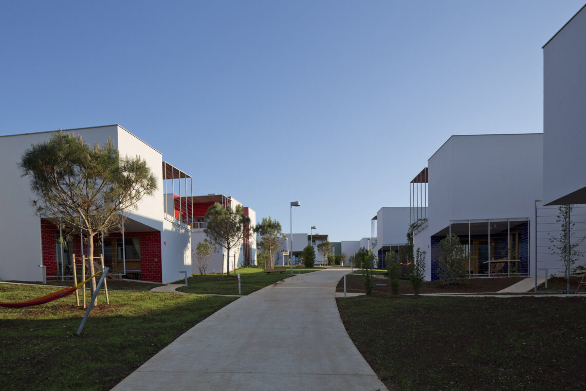 Amarin Apartment Village / 3Lhd 2 Amarin apartment village / 3lhd