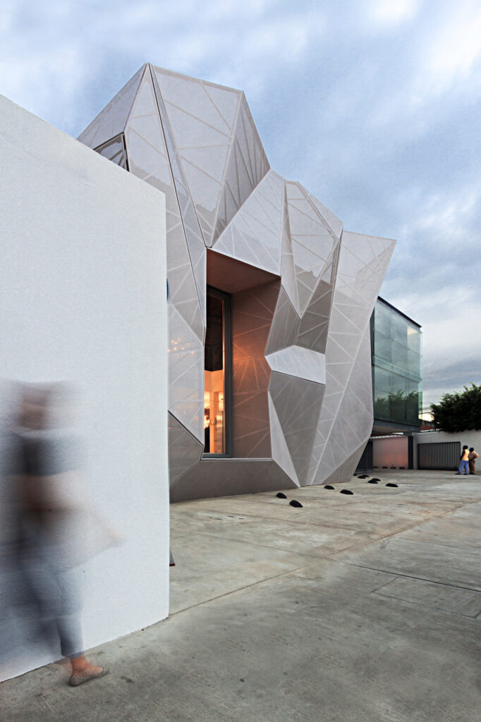 Integral iluminación commercial building lighting / jannina cabal