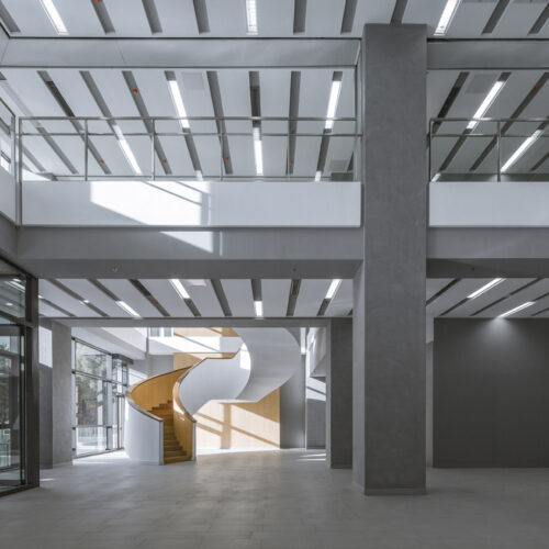 Tsinghua university's law faculty library / kokaistudios
