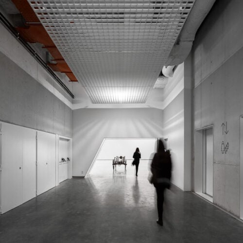 Museu dos coches / mmbb arquitetos + paulo mendes da rocha + ricardo bak gordon