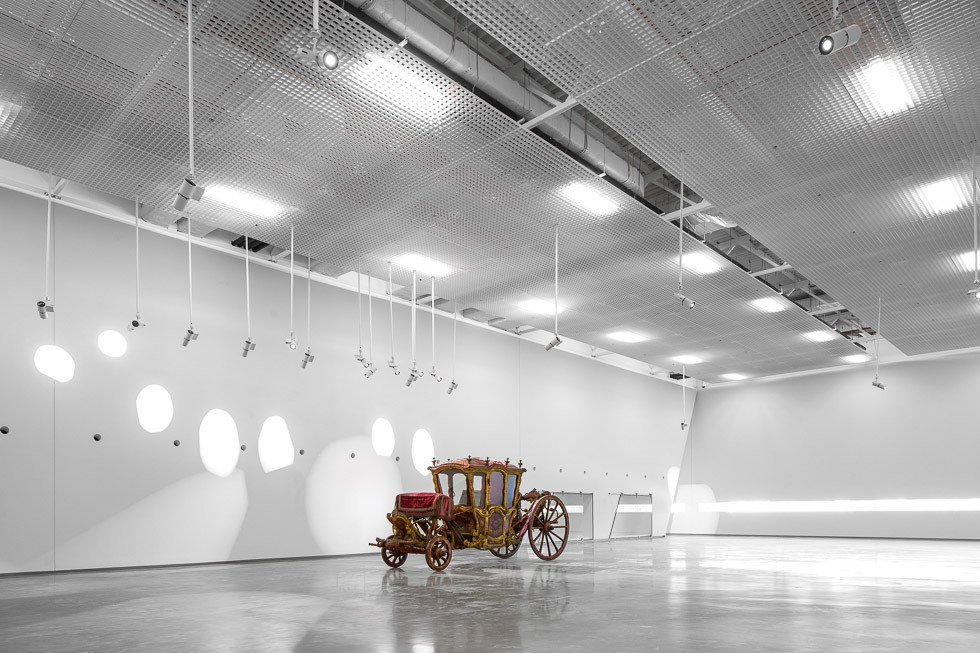 Museu dos coches / mmbb arquitetos + paulo mendes da rocha + ricardo bak gordon
