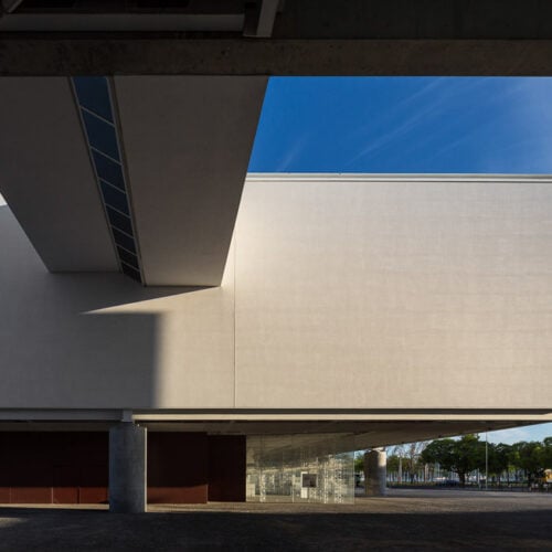 Museu dos coches / mmbb arquitetos + paulo mendes da rocha + ricardo bak gordon