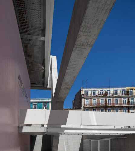Museu dos coches / mmbb arquitetos + paulo mendes da rocha + ricardo bak gordon