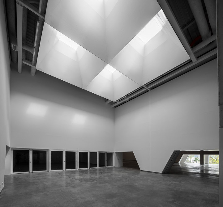 Museu dos coches / mmbb arquitetos + paulo mendes da rocha + ricardo bak gordon