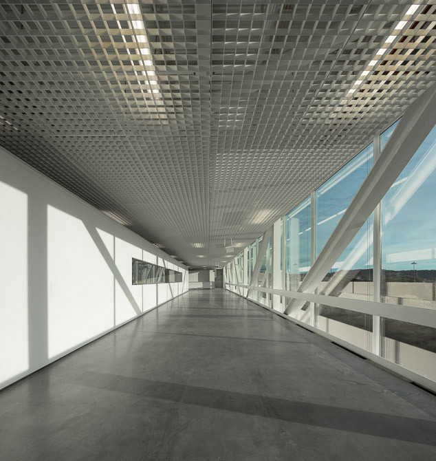 Museu dos coches / mmbb arquitetos + paulo mendes da rocha + ricardo bak gordon