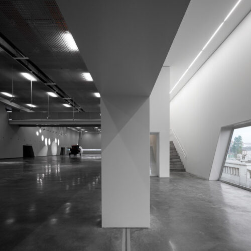 Museu dos coches / mmbb arquitetos + paulo mendes da rocha + ricardo bak gordon