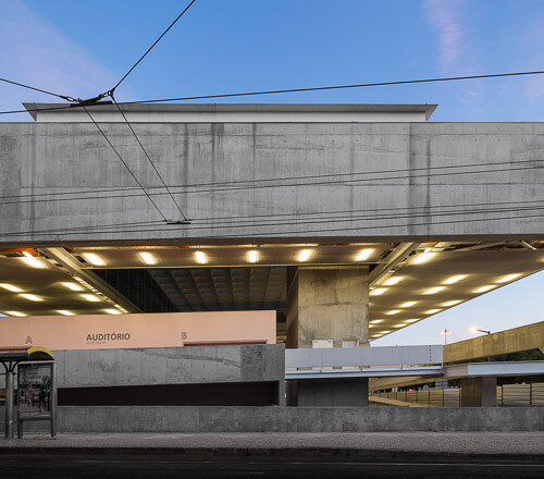 Museu dos coches / mmbb arquitetos + paulo mendes da rocha + ricardo bak gordon