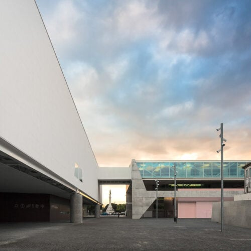 Museu dos coches / mmbb arquitetos + paulo mendes da rocha + ricardo bak gordon