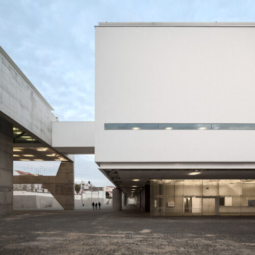 Museu dos coches / mmbb arquitetos + paulo mendes da rocha + ricardo bak gordon