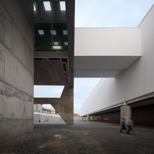 Museu dos coches / mmbb arquitetos + paulo mendes da rocha + ricardo bak gordon