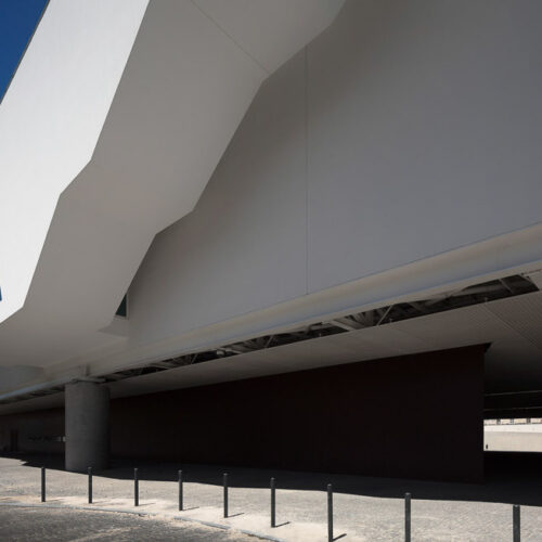 Museu dos coches / mmbb arquitetos + paulo mendes da rocha + ricardo bak gordon