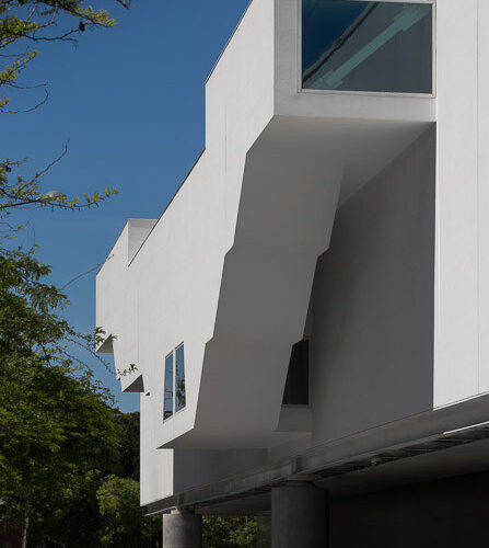 Museu dos coches / mmbb arquitetos + paulo mendes da rocha + ricardo bak gordon