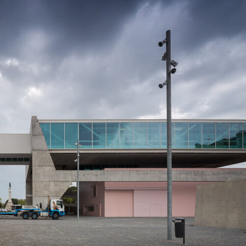 Museu dos coches / mmbb arquitetos + paulo mendes da rocha + ricardo bak gordon