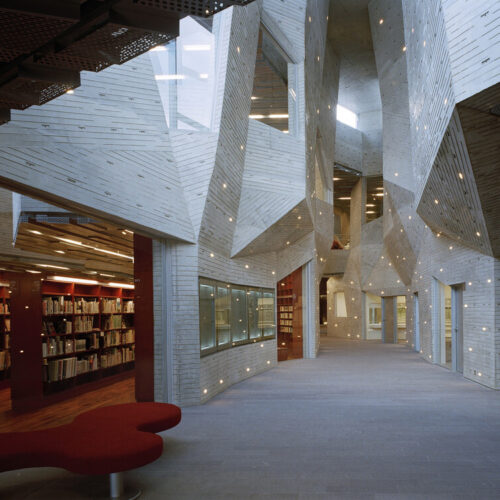 Kadare cultural center / chiaki arai urban and architecture design