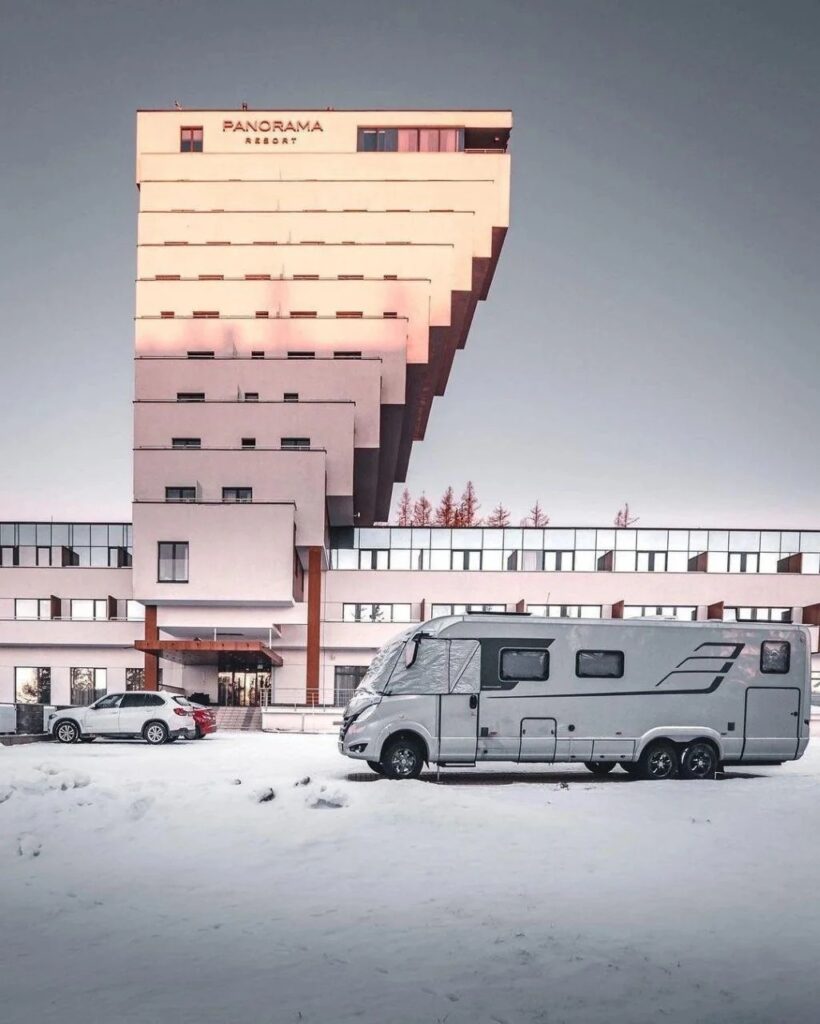 Hotel Panorama / Zdeněk Řihák | Classics On Architecture Lab 3 Hotel panorama, by zdeněk řihák, štrbské pleso, slovakia, 1967. #socmod photo by @and. Pudlo #brutgroup #socheritage #socialistmodernism #utilitarianarchitecture