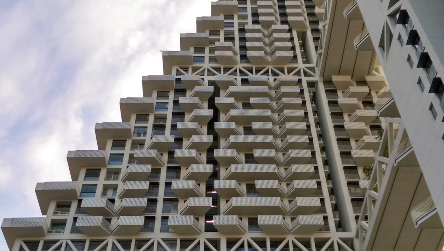 Curated visual reference: Sky Habitat Singapore Safdie Architects Photo Inspiration