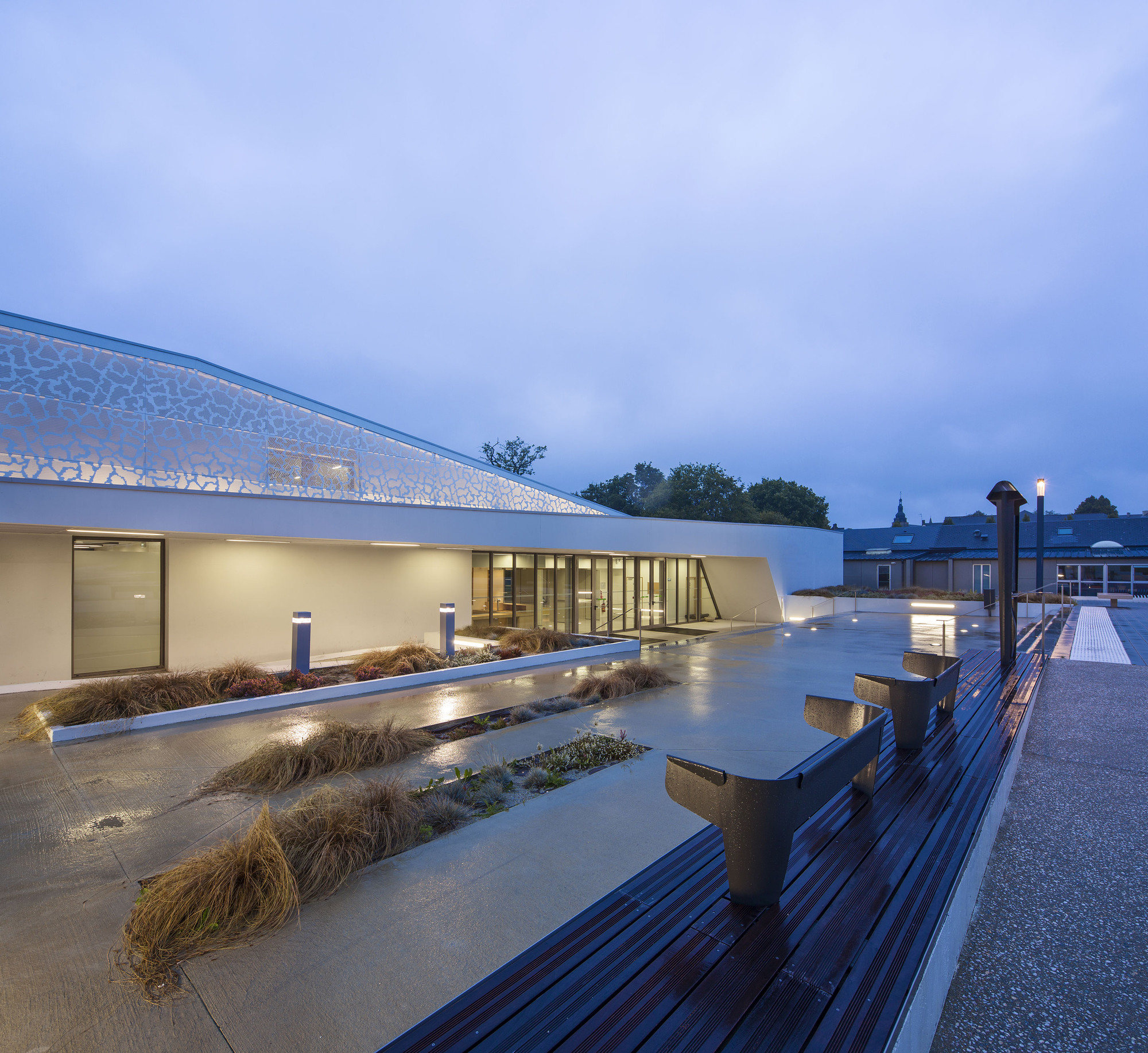 Salle polyvalente de plumergat / studio 02