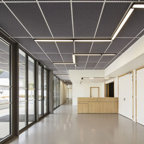 Salle polyvalente de plumergat / studio 02