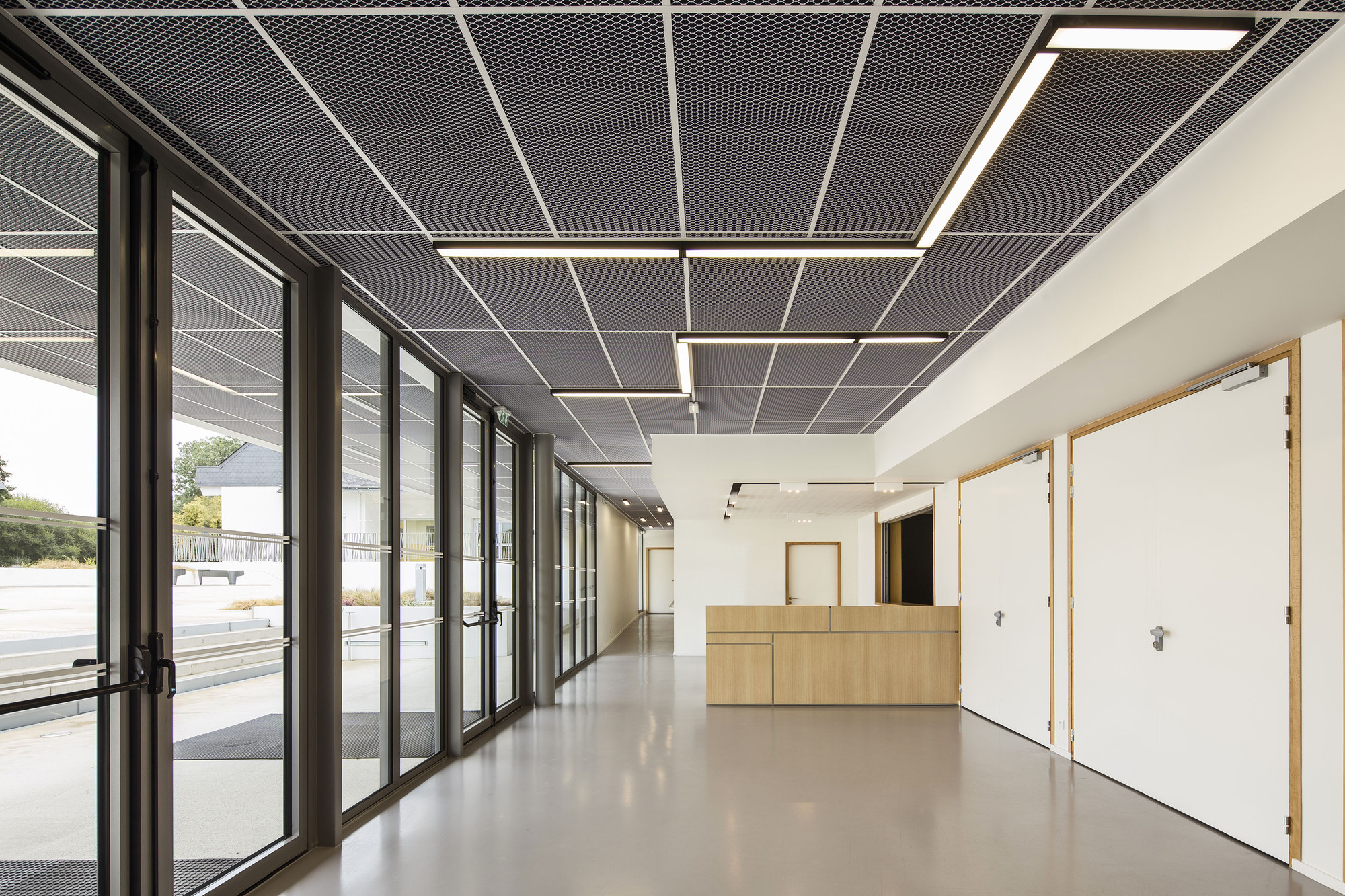 Salle polyvalente de plumergat / studio 02
