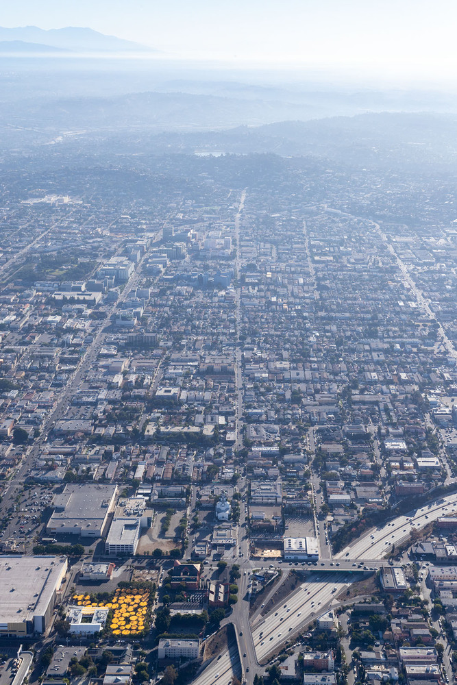 Second home hollywood office / selgascano