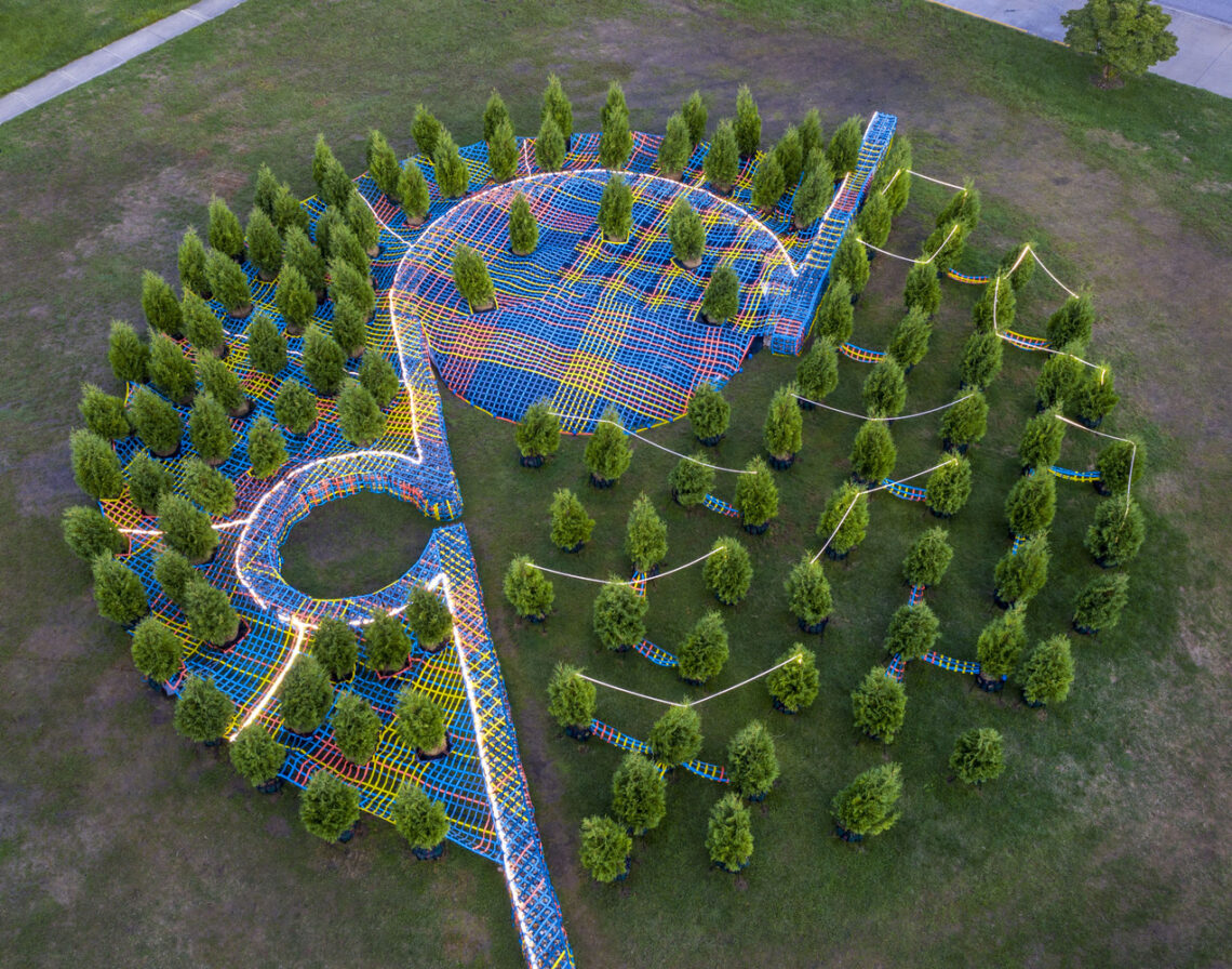 Into The Hedge / So-Il 1 Into the hedge temporary landmark / so-il
