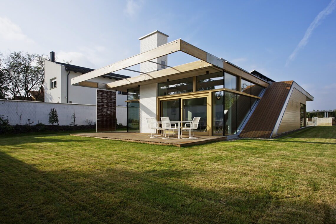 Td house / sporaarchitects