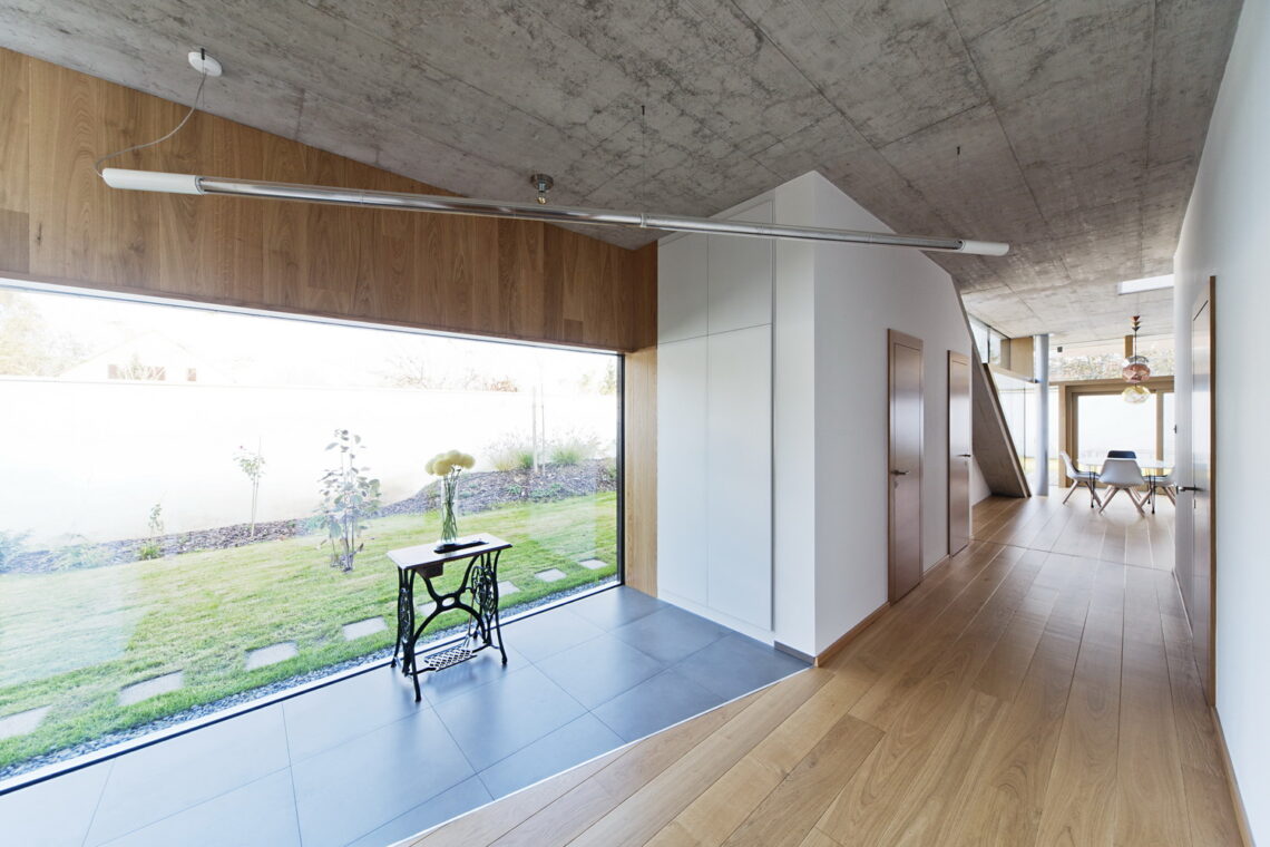 Td house / sporaarchitects