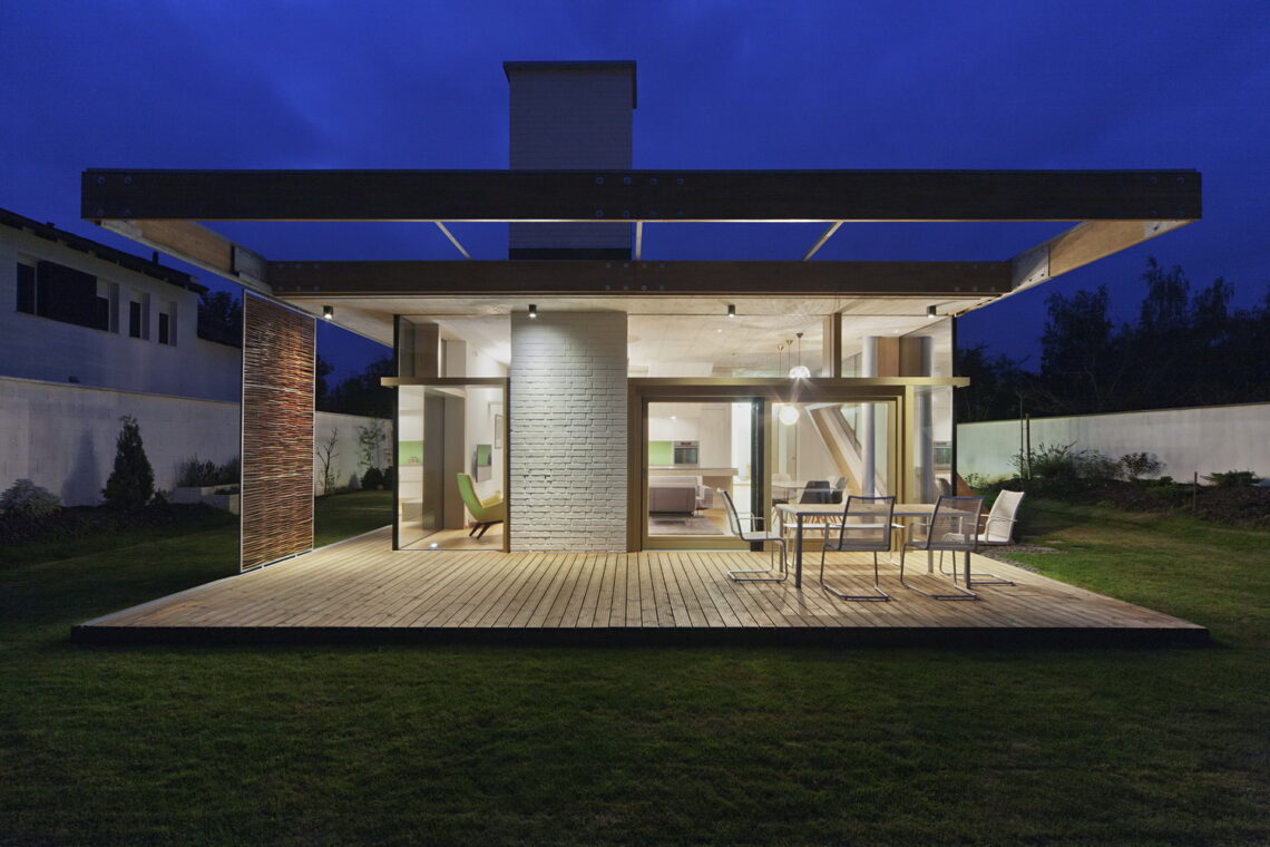 Td house / sporaarchitects