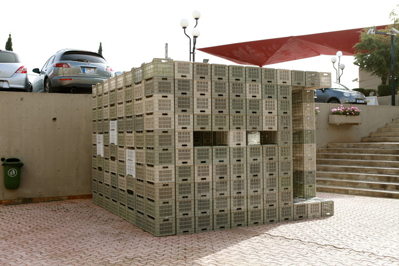 Lau architecture students build emergency shelter using plastic crates and zip ties: ecs-p1