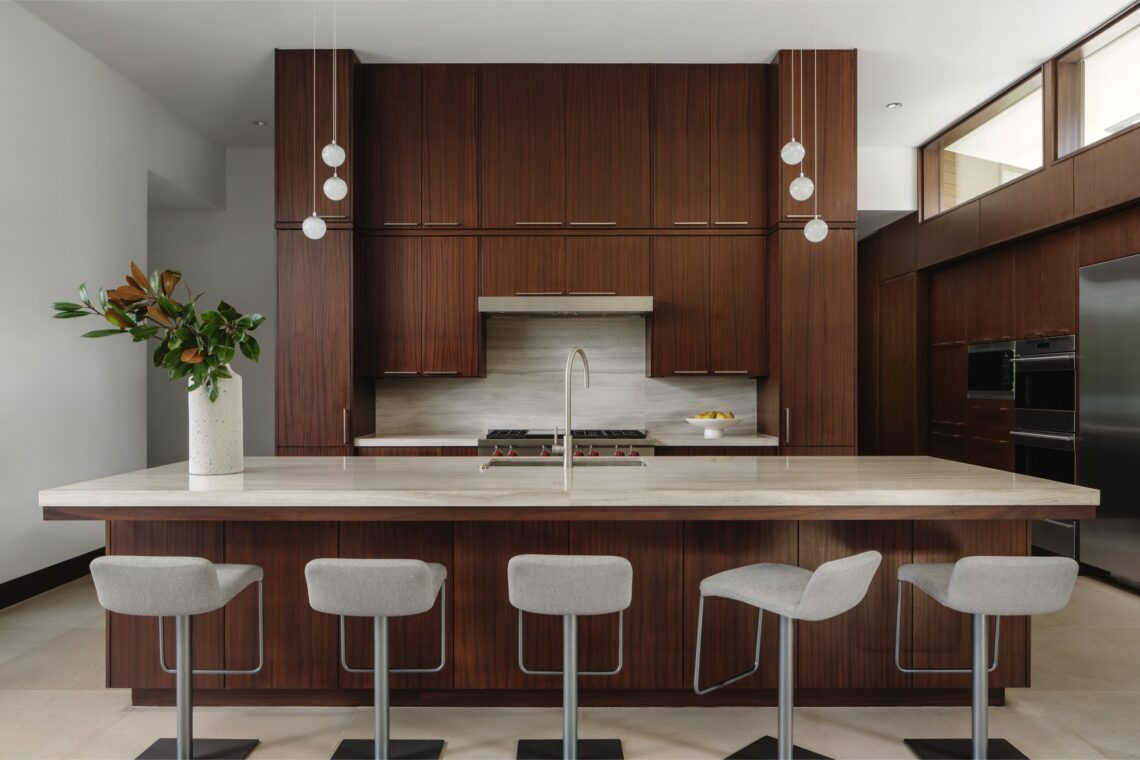 Rockcliff residence / larue architects