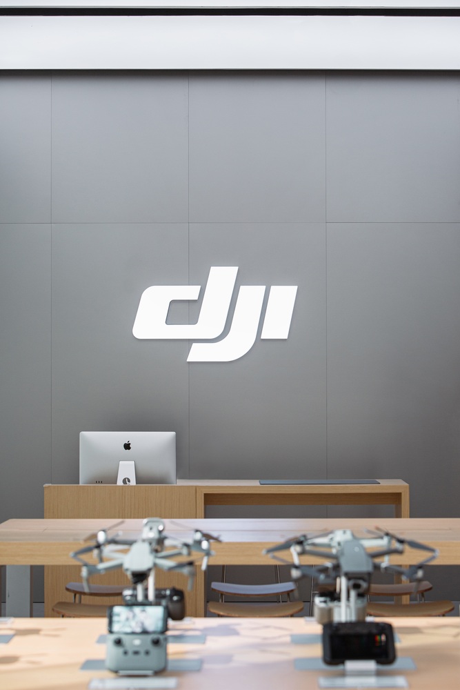Dji Retail Store / E Studio 2 Dji retail store / e studio
