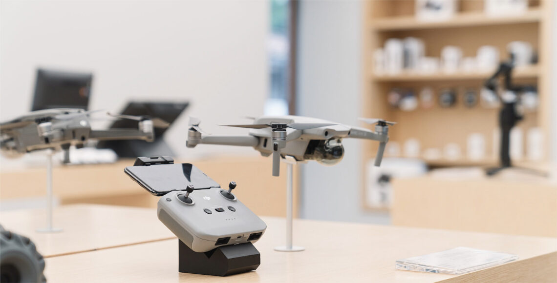 Dji Retail Store / E Studio 3 Dji retail store / e studio