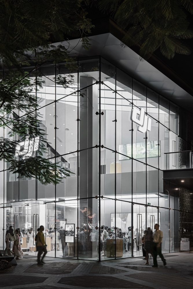 07_建筑东南角人视Southeast_View Dji retail store / e studio