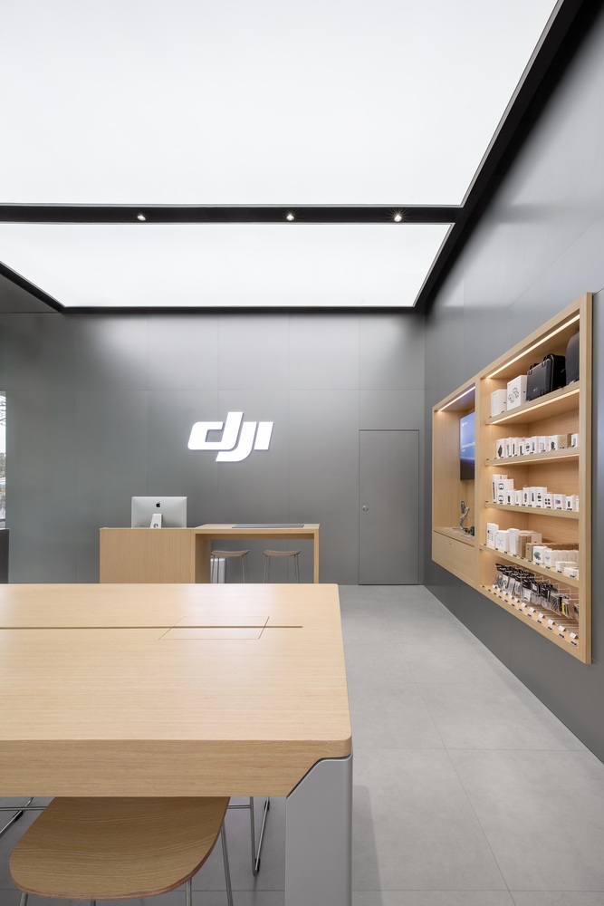 Dji Retail Store / E Studio 6 Dji retail store / e studio