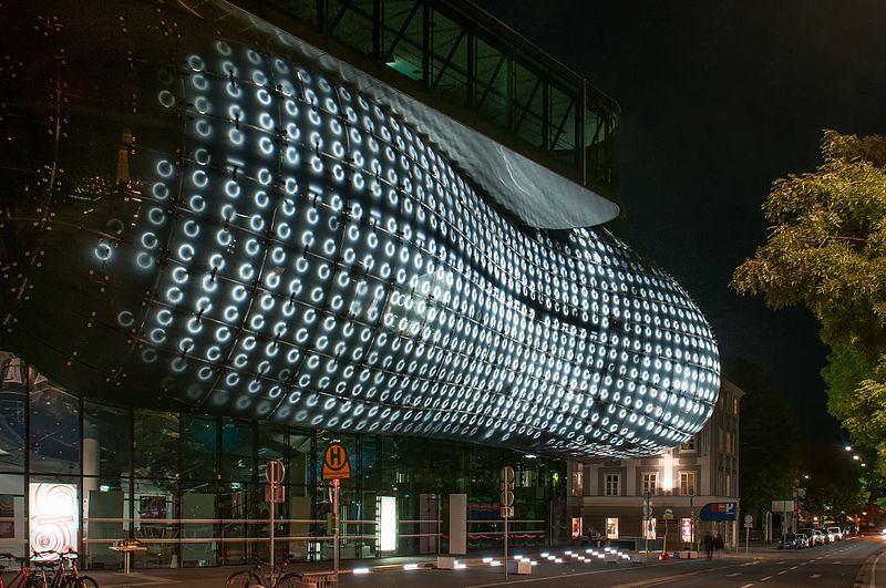 Kunsthaus Graz / Peter Cook And Colin Fournier | Classics On Architecture Lab 36 Kunsthaus graz / peter cook and colin fournier | classics on architecture lab