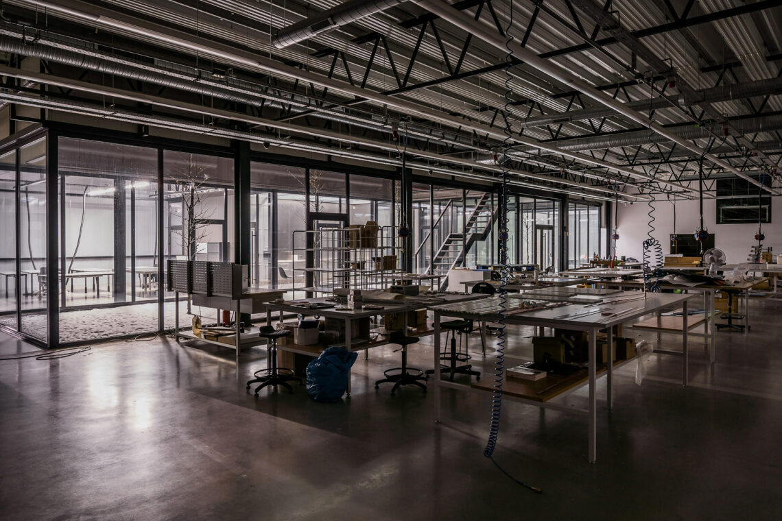 Yeti Headquarters / Jrk72 16 Yeti headquarters / jrk72