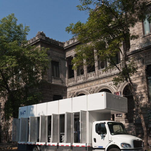 A47 Mobile Art Library / Productora 35 A47 mobile art library / productora