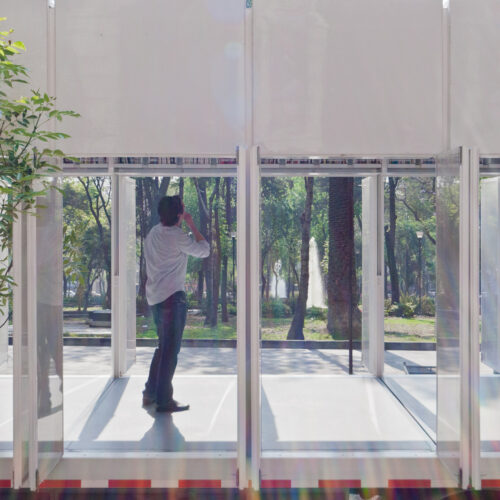 A47 Mobile Art Library / Productora 33 A47 mobile art library / productora
