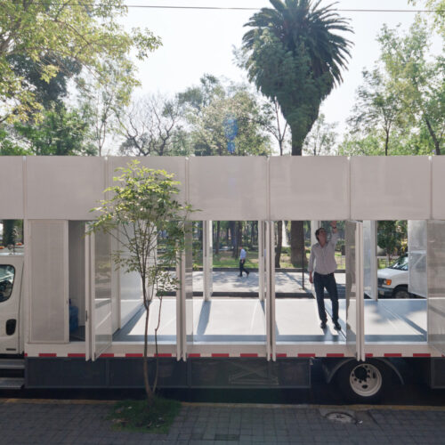 A47 Mobile Art Library / Productora 32 A47 mobile art library / productora