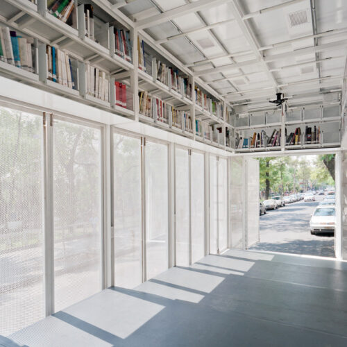 A47 Mobile Art Library / Productora 26 A47 mobile art library / productora