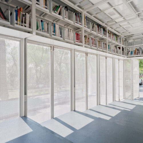 A47 Mobile Art Library / Productora 25 A47 mobile art library / productora