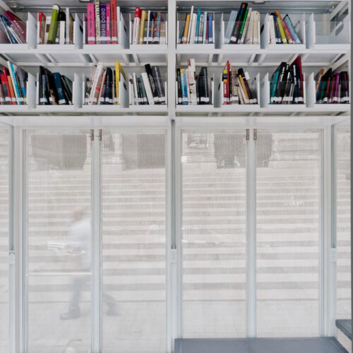 A47 Mobile Art Library / Productora 12 A47 mobile art library / productora