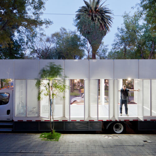A47 Mobile Art Library / Productora 10 A47 mobile art library / productora