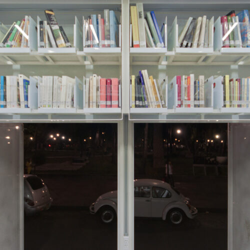 A47 Mobile Art Library / Productora 7 A47 mobile art library / productora